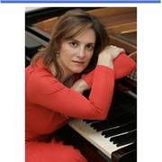 Docente di Conservatorio impartisce lezioni di Pianoforte